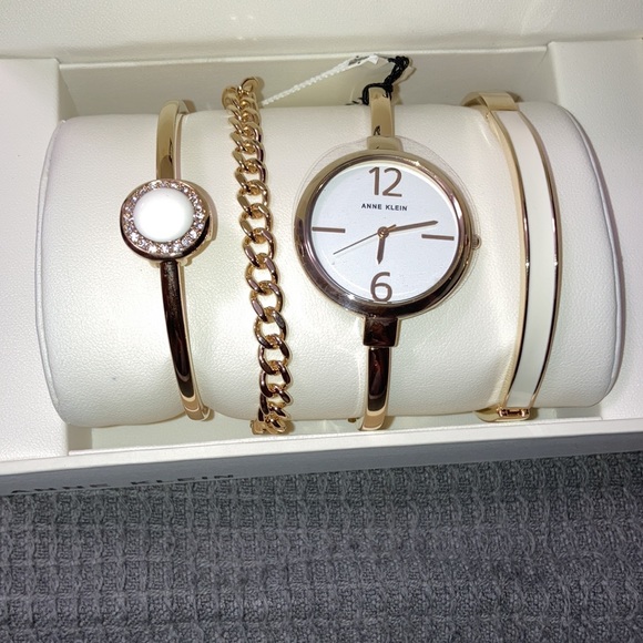 Women’s bracelets - Picture 2 of 5